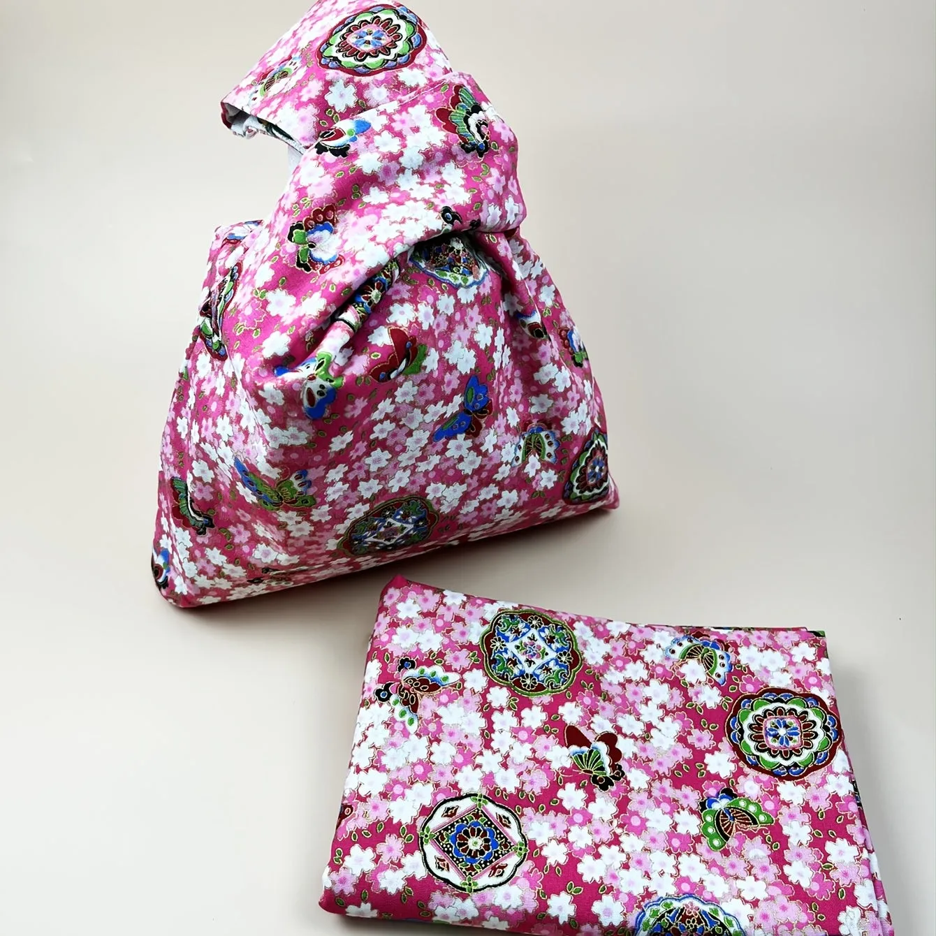 5 Pieces of Pink Cotton Fabric in Floral Print